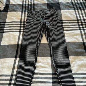 Lululemon wunder under high-rise tight Luxtreme 28”  stripe b/w W5BNIS size 8